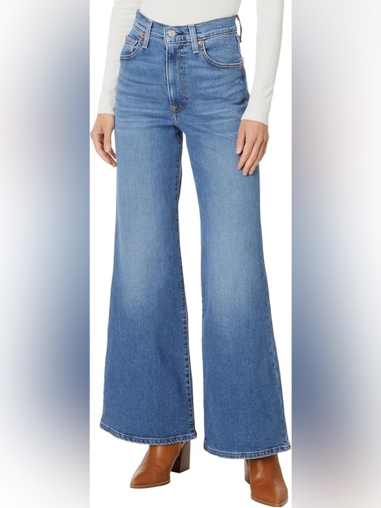 Levi's Denim - Levi's Ribcage Bell jeans